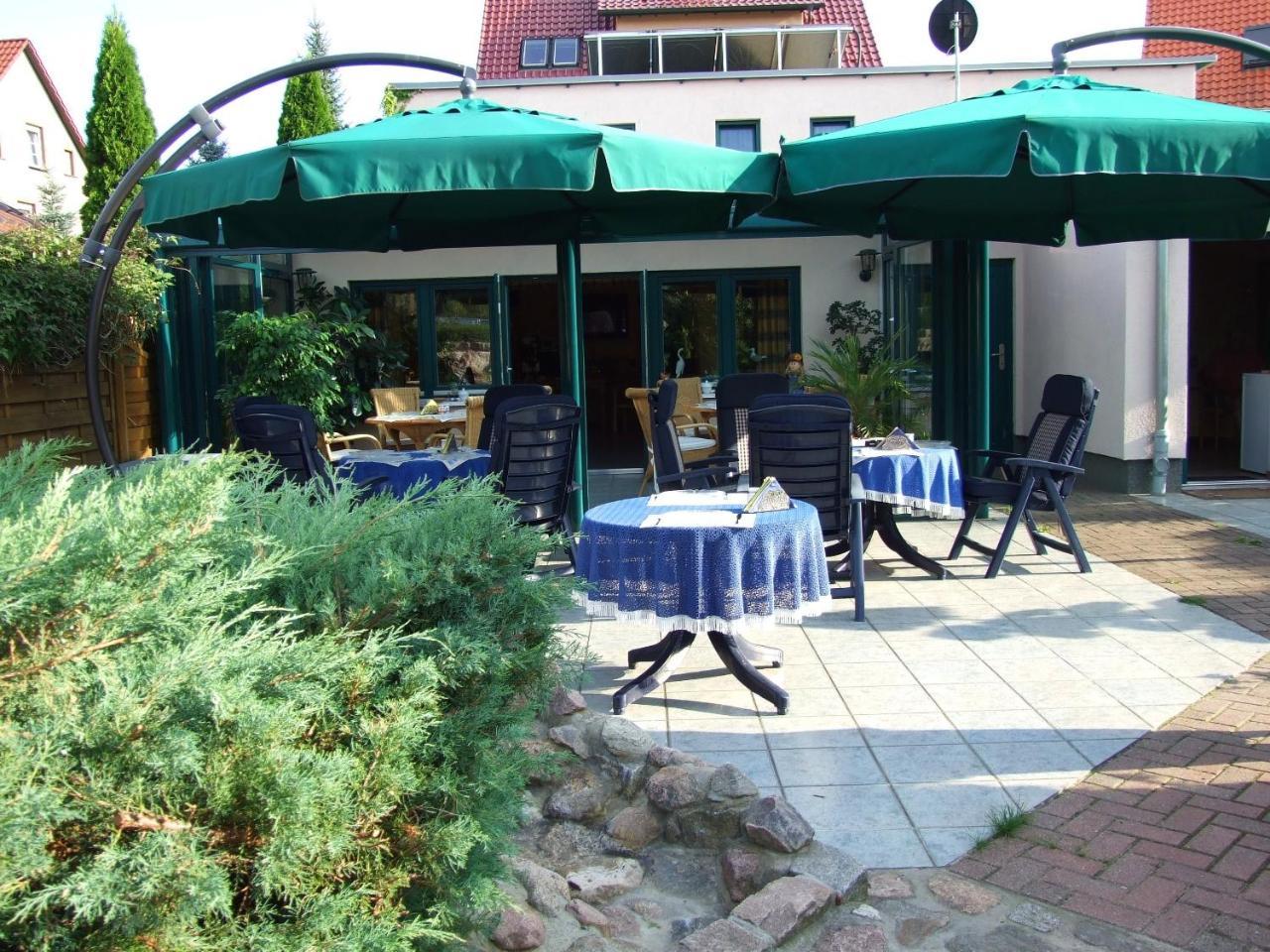 Pension Zum Yachthafen Waren  Exterior foto