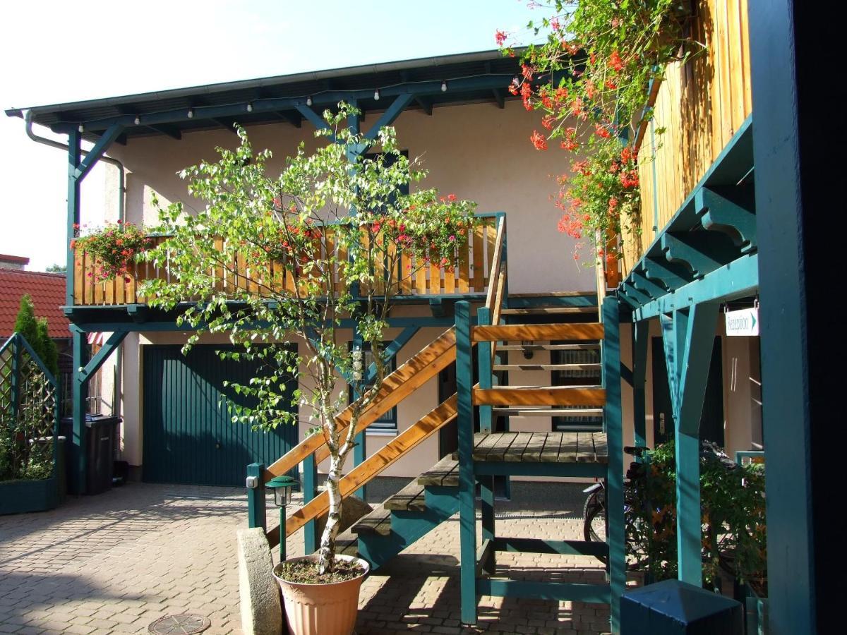 Pension Zum Yachthafen Waren  Exterior foto